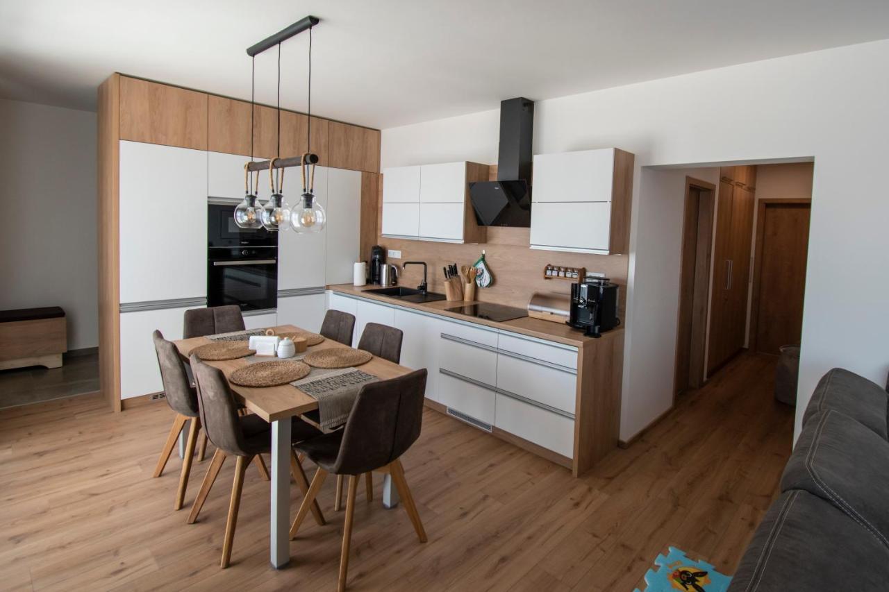 דולני קובין Apartman Jesienka, Hillside מראה חיצוני תמונה
